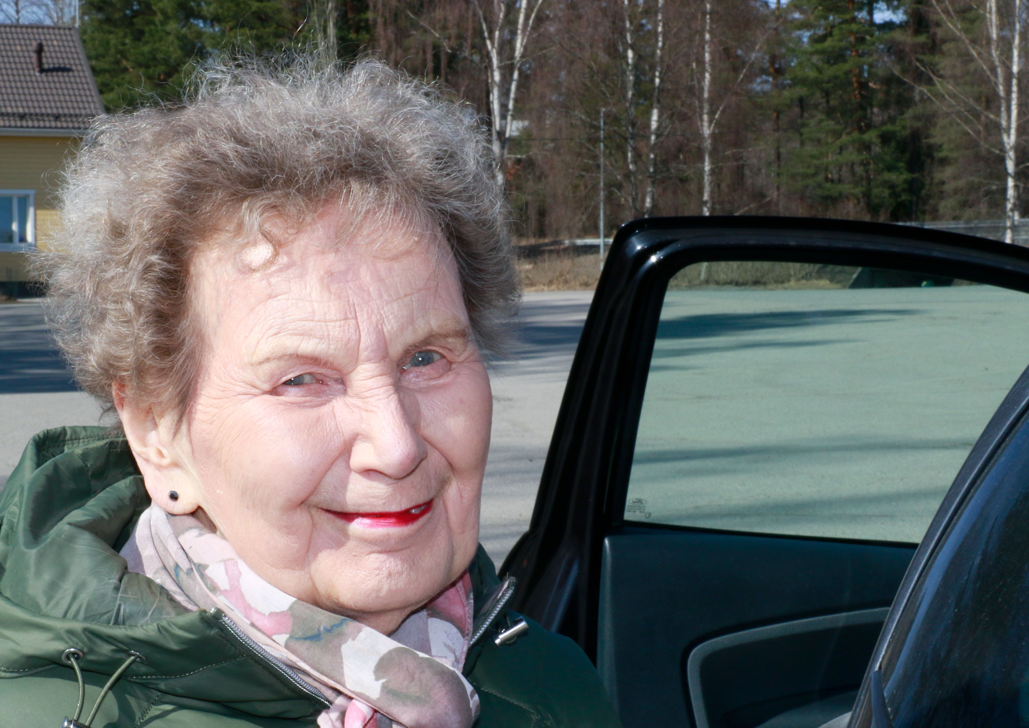 Kaukajärvellä yli 50 vuotta asunut Vieno Huuhtanen asioi usein entisessä kotikunnassaan Kangasalla.