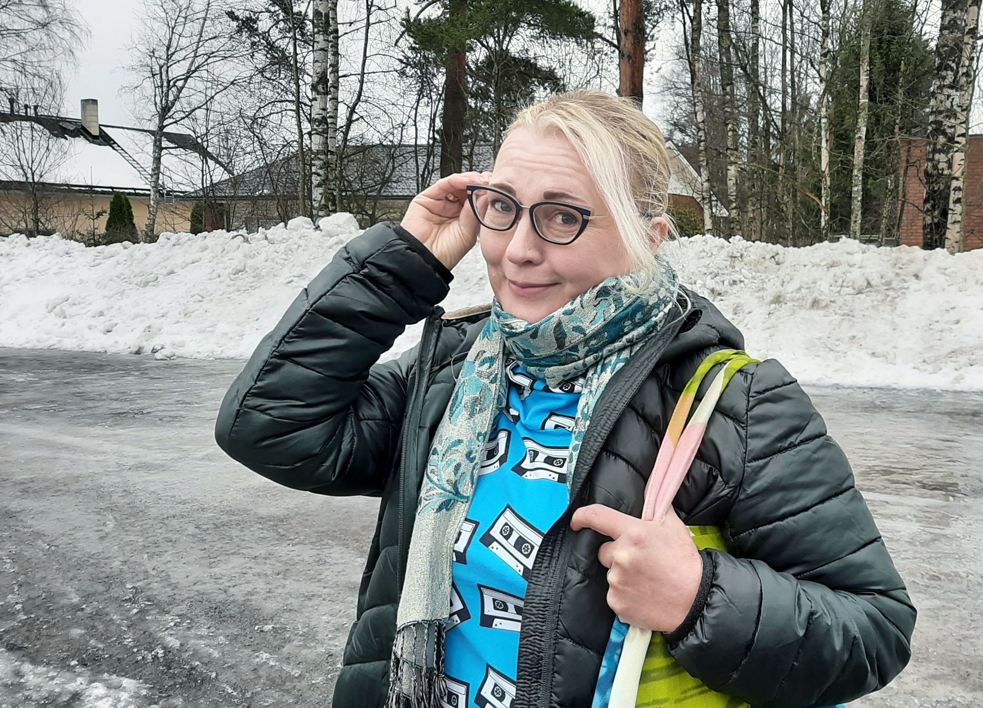 Johanna Murtovaara hakee kevättalven ankeuteen piristystä väreistä.