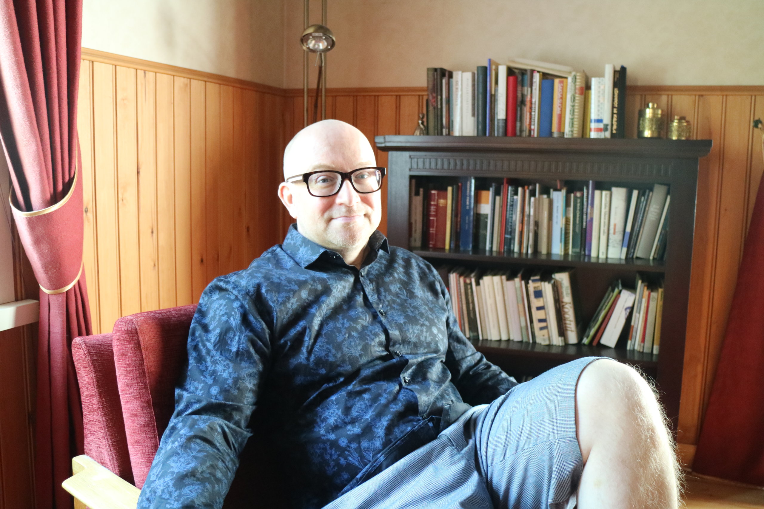 Kirjailija Jarkko Tontti omistaa kesäasunnon Kangasalla Vesijärven rannalla.