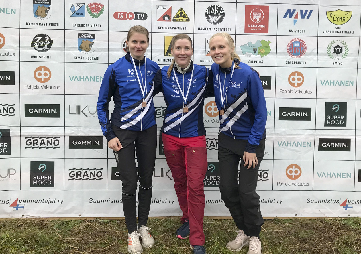 Ulrika Uotila, Hanna Sivén ja Maiju Oksanen suunnistivat SM-viestissä sijalle yhdeksän.