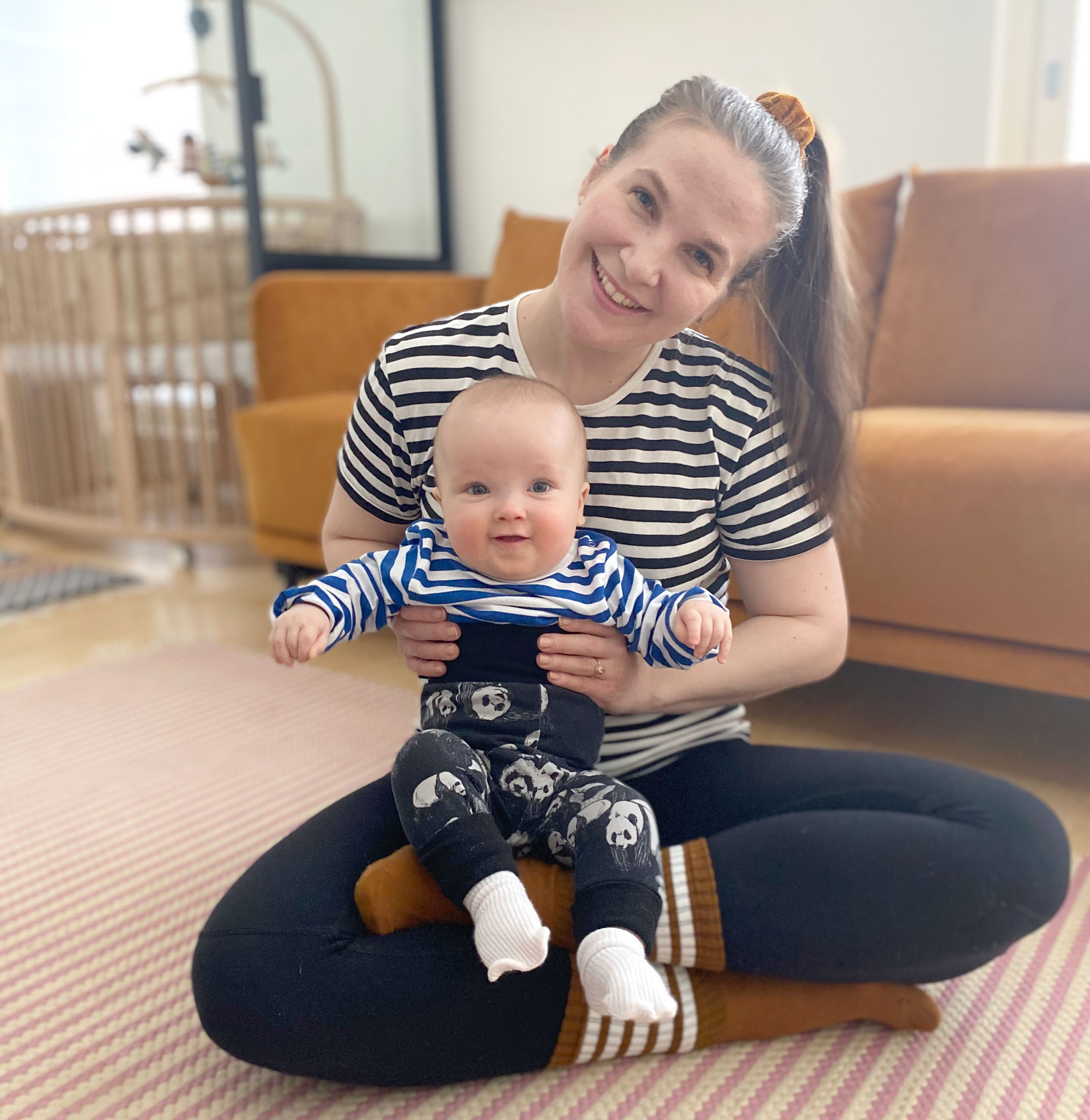 Elina Salmi iloitsee Kajo-pojastaan, joka täyttää seuraavaksi yhdeksän kuukautta. Kuva: Joonas Luomala