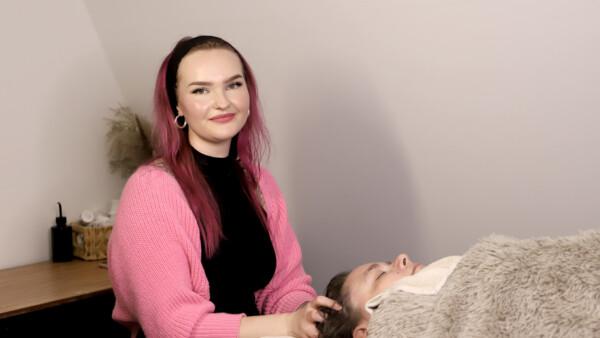 Johanna Suomisen yrityksen Kauneushuone Hellän toimitila sijaitsee Tiihalan...