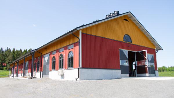Lihasulan uusi lampola on sovitettu myös ulkomuodoltaan tilan...