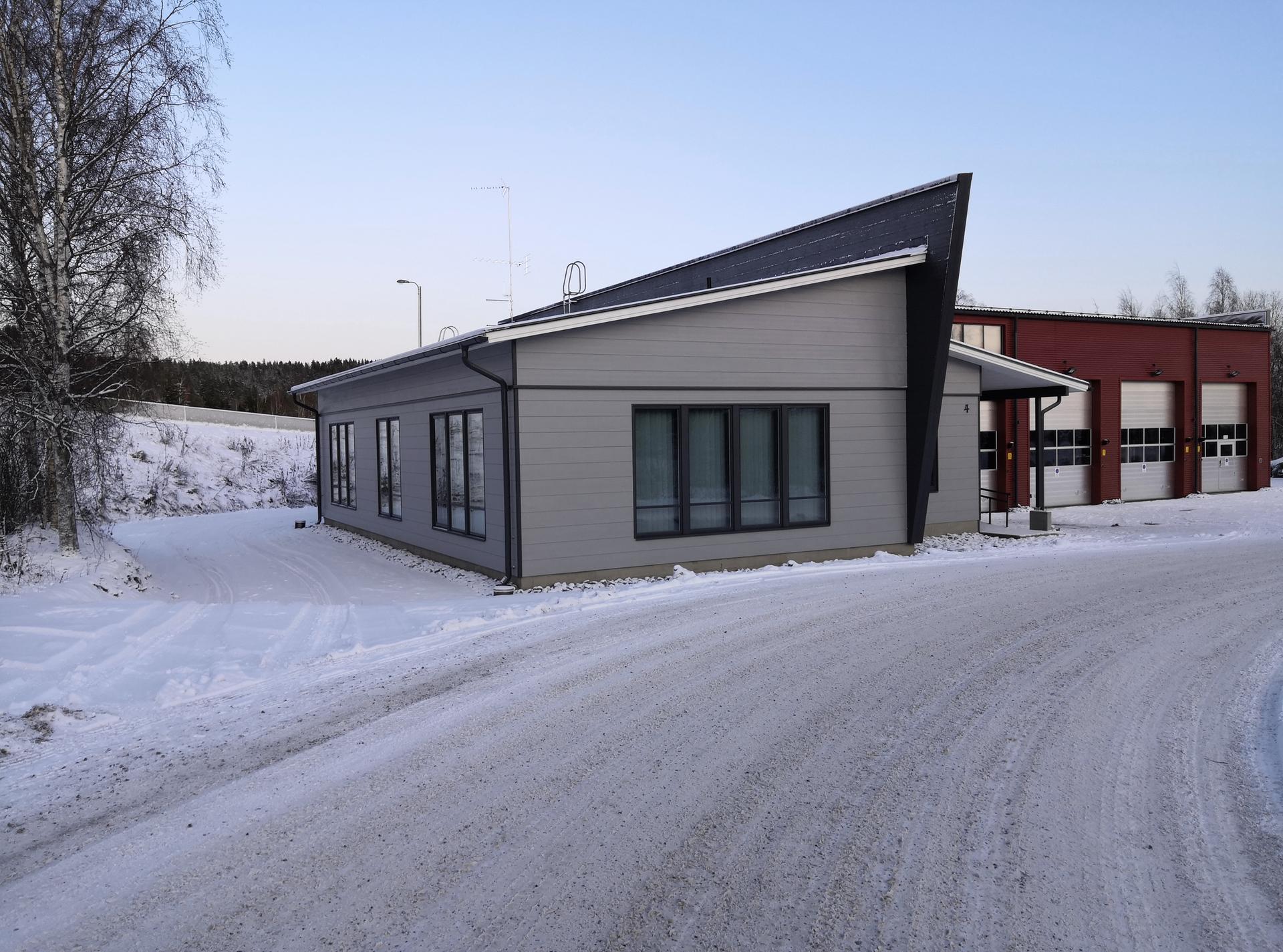 Kangasalan VPK saa kaupungilta kuulutuslaitteet Ranta-Koivistossa sijaitseviin tiloihinsa. Kuva: KS-arkisto